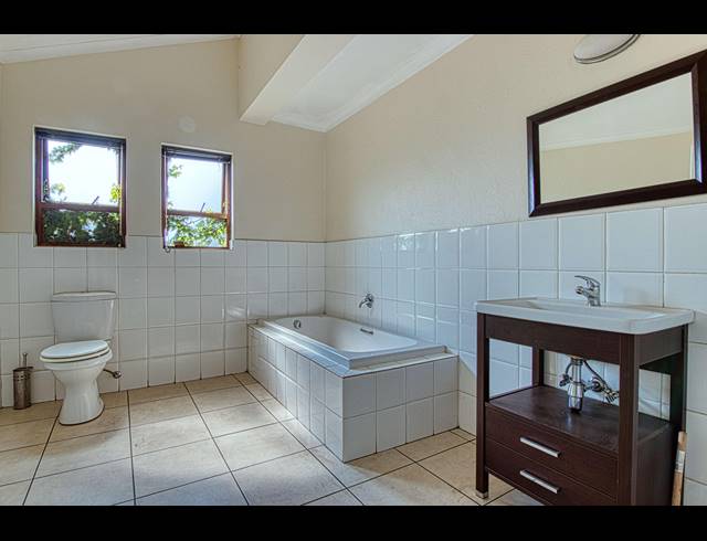 2 BEDROOM APARTMENT TO LET IN FERNDALE